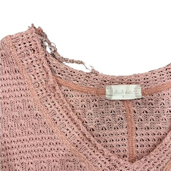Altar’d State Women’s Distressed Pink Sweater Size S - Picture 5 of 7